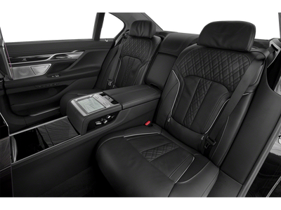 2022 BMW 7 Series M760i