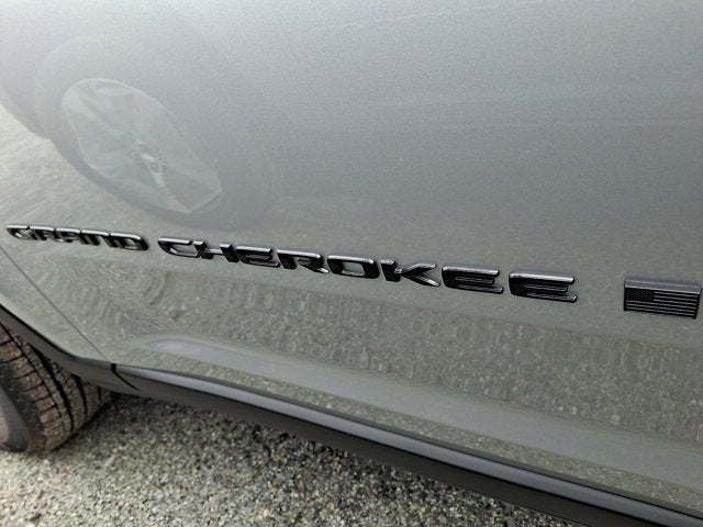 2026 Jeep Grand Cherokee Laredo Altitude