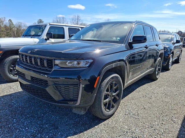 2026 Jeep Grand Cherokee Laredo Altitude