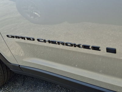 2026 Jeep Grand Cherokee Laredo Altitude