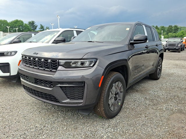 2026 Jeep Grand Cherokee Laredo Altitude