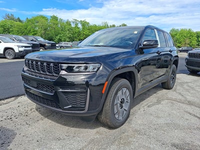 2026 Jeep Grand Cherokee Laredo Altitude