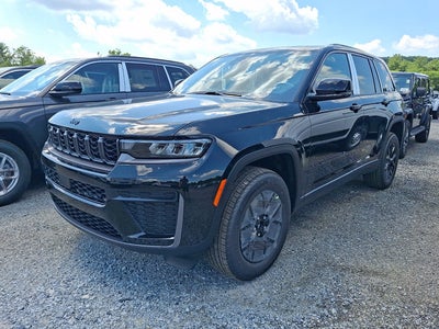 2026 Jeep Grand Cherokee Laredo Altitude