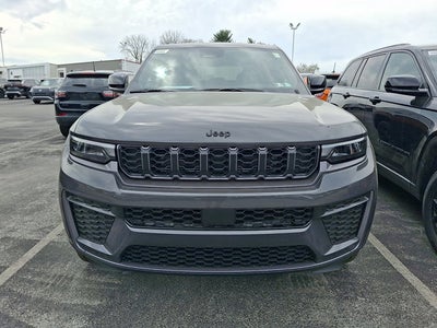 2026 Jeep Grand Cherokee Laredo Altitude