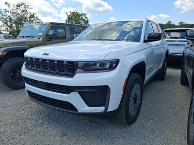 2026 Jeep Grand Cherokee Laredo Altitude