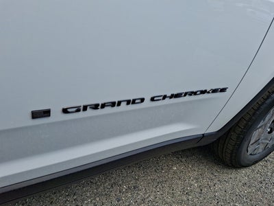 2026 Jeep Grand Cherokee Laredo Altitude