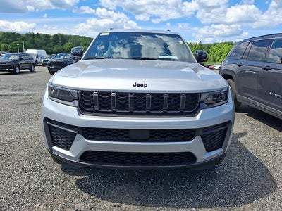 2026 Jeep Grand Cherokee Laredo Altitude