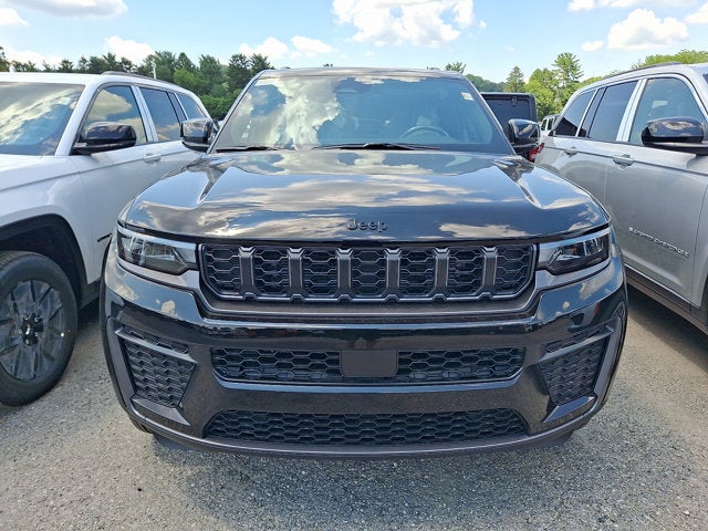 2026 Jeep Grand Cherokee Laredo Altitude