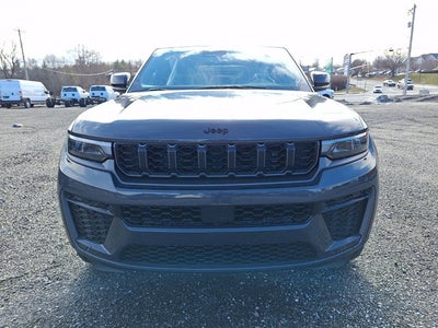 2026 Jeep Grand Cherokee Laredo Altitude
