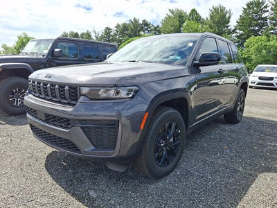 2026 Jeep Grand Cherokee Laredo Altitude
