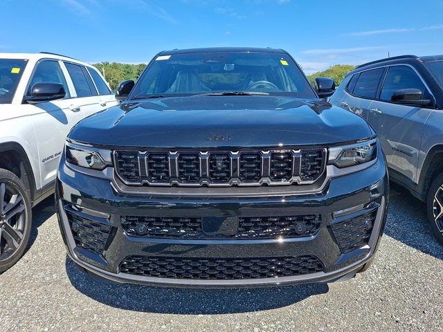2027 Jeep Grand Cherokee Limited Reserve