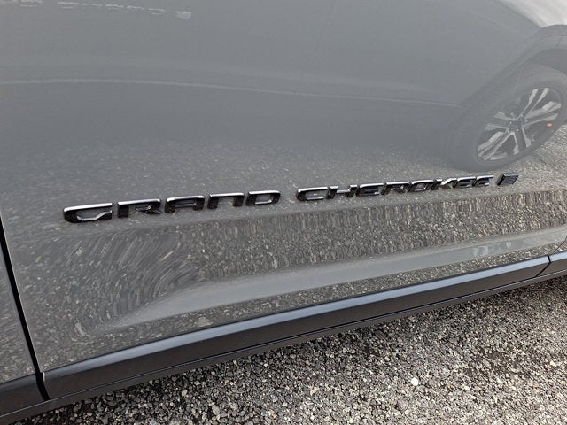 2027 Jeep Grand Cherokee Limited Reserve