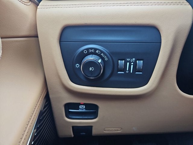 2026 Jeep Grand Cherokee Summit