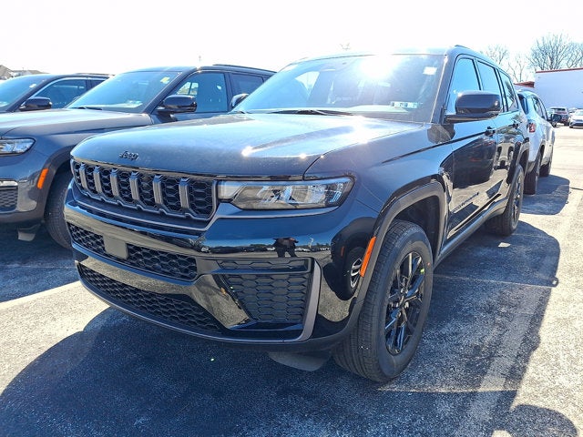 2026 Jeep Grand Cherokee L Laredo Altitude