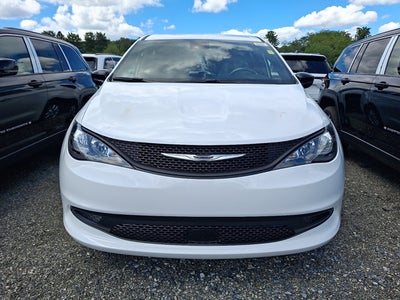 2027 Chrysler Pacifica LX
