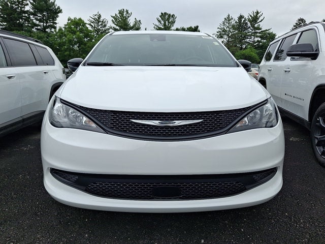 2027 Chrysler Pacifica LX
