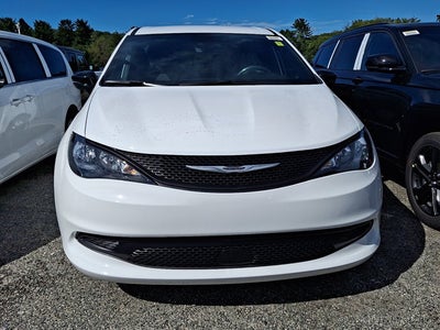 2027 Chrysler Pacifica LX
