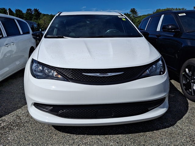 2027 Chrysler Pacifica LX