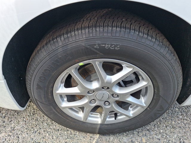 2027 Chrysler Pacifica LX