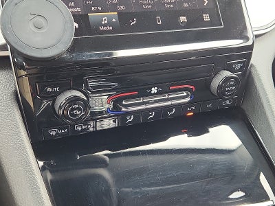 2023 Jeep Grand Cherokee Laredo 4x4