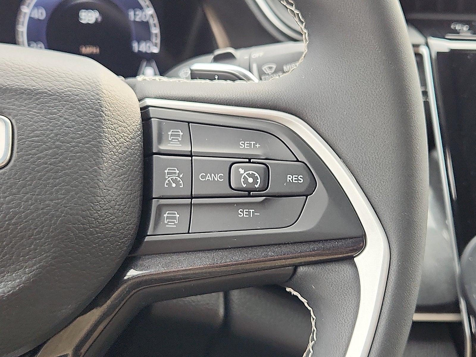 2023 Jeep Grand Cherokee Laredo 4x4