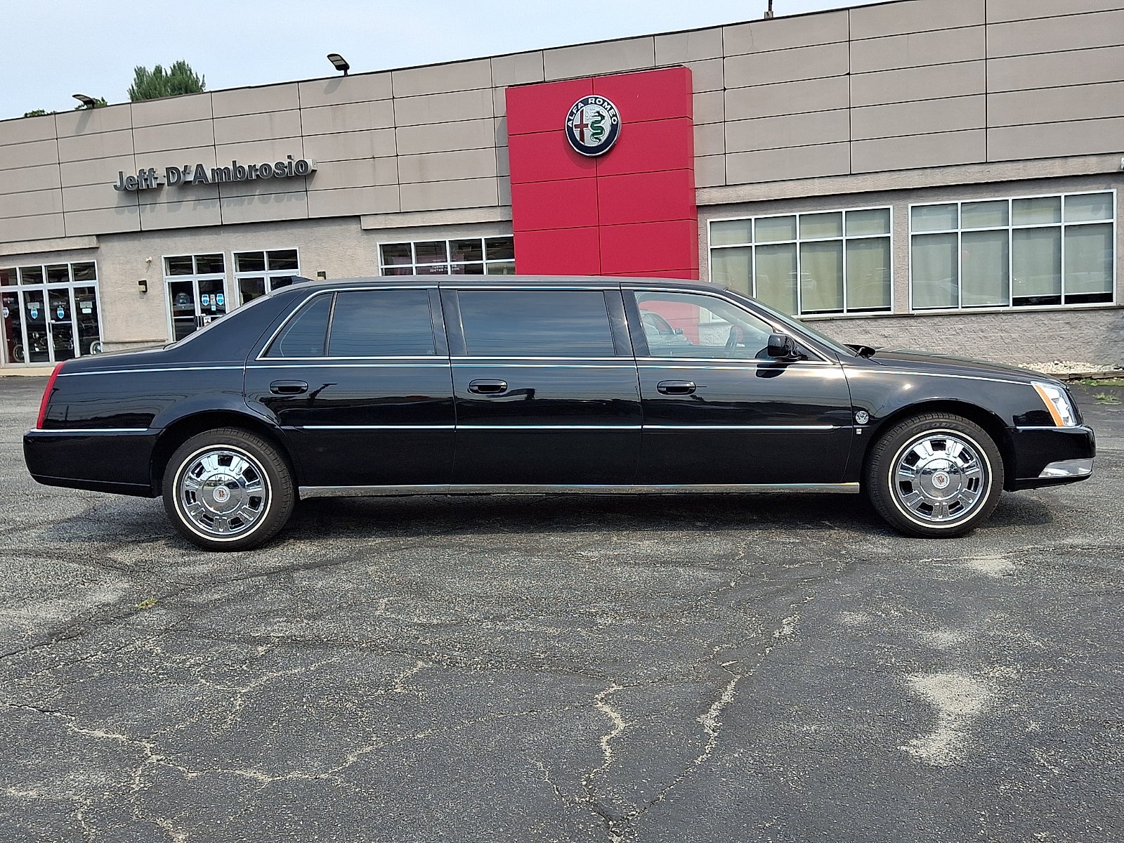 2009 Cadillac DTS Professional Limousine