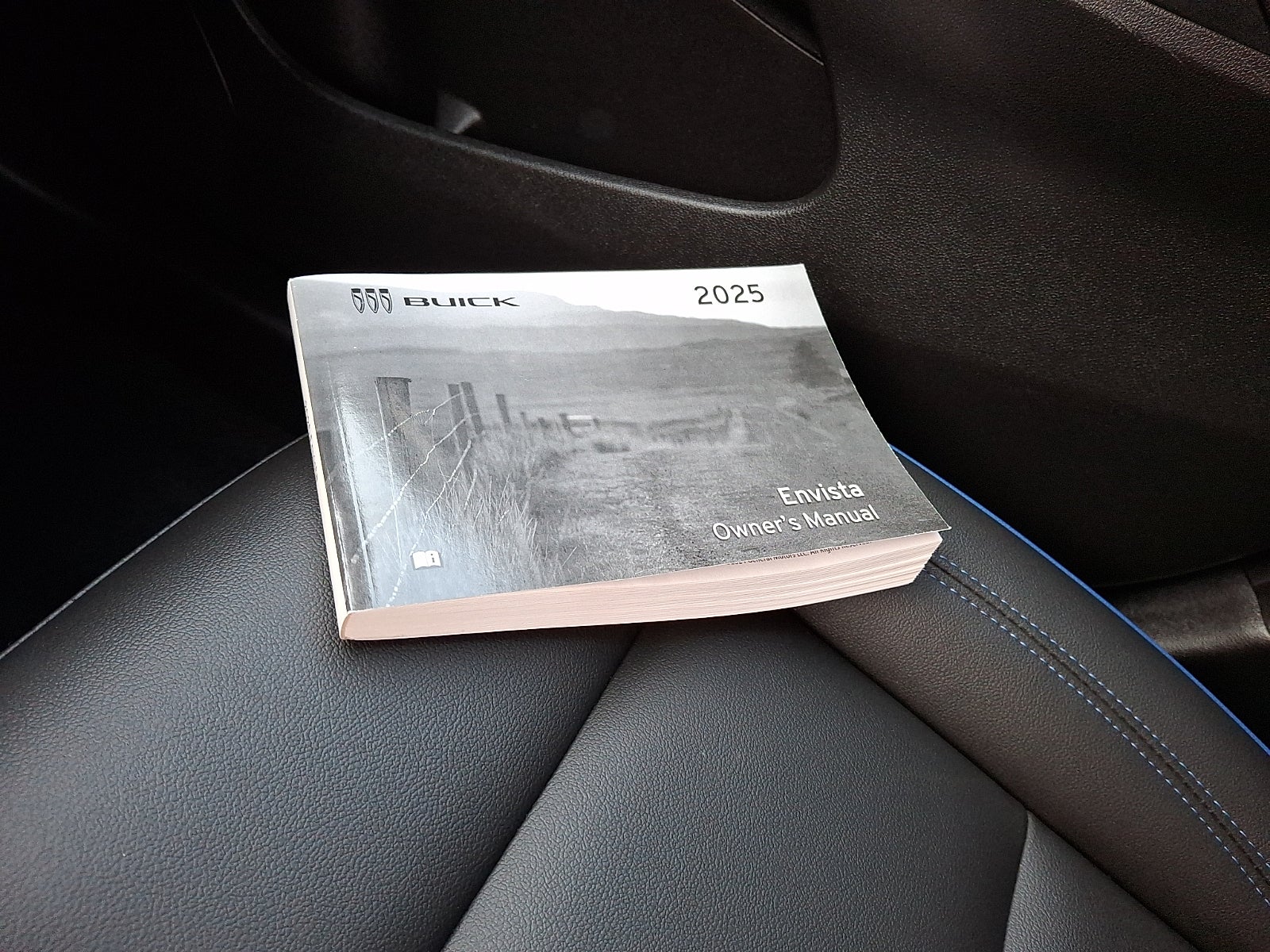 2025 Buick Envista Sport Touring FWD