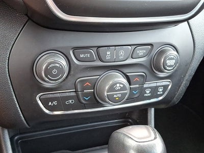 2022 Jeep Cherokee Latitude Lux