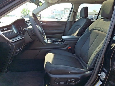 2023 Jeep Grand Cherokee Laredo X