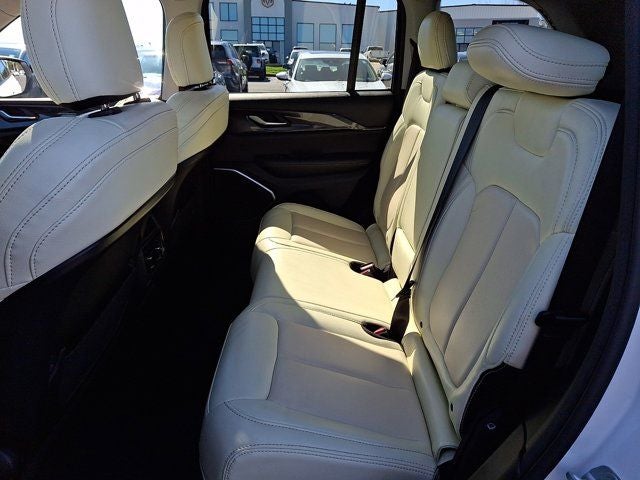 2022 Jeep Grand Cherokee Laredo