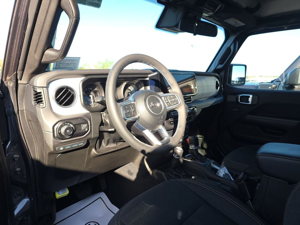 2025 Jeep Wrangler Sahara 4xe