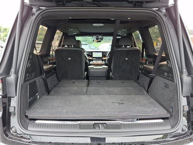 2022 Jeep Grand Wagoneer Series III