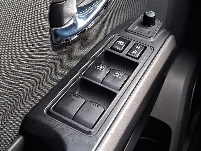 2015 Nissan Titan SV