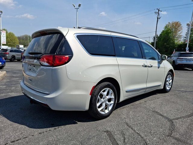 2017 Chrysler Pacifica Touring L