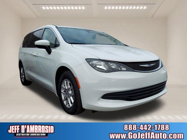 2018 Chrysler Pacifica Touring L Plus's photo