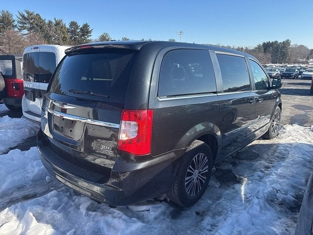 2014 Chrysler Town & Country S