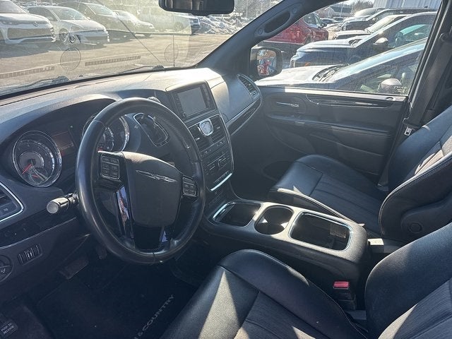 2014 Chrysler Town & Country S