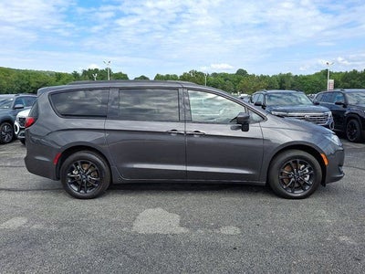 2020 Chrysler Pacifica Launch Edition
