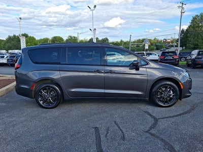 2020 Chrysler Pacifica Launch Edition