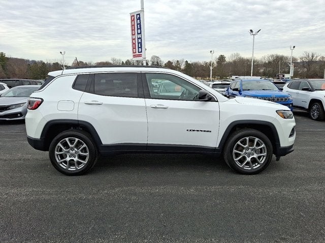 2022 Jeep Compass Latitude Lux