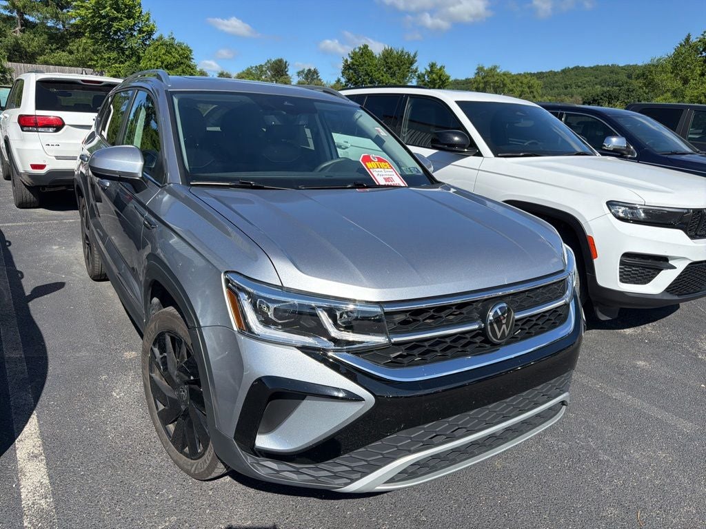 2024 Volkswagen Taos 1.5T SEL 4Motion's photo