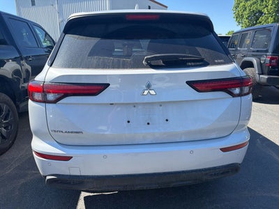 2022 Mitsubishi Outlander ES