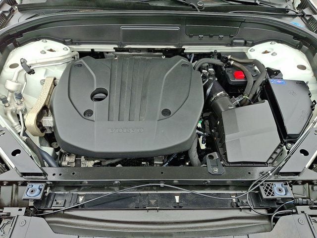 2022 Volvo XC60 B5 Momentum