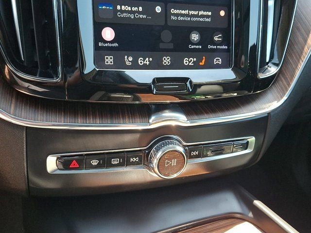 2022 Volvo XC60 B5 Momentum