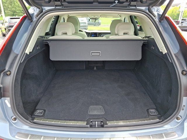 2022 Volvo XC60 B5 Momentum