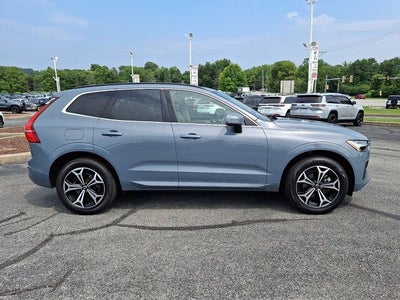 2022 Volvo XC60 B5 Momentum